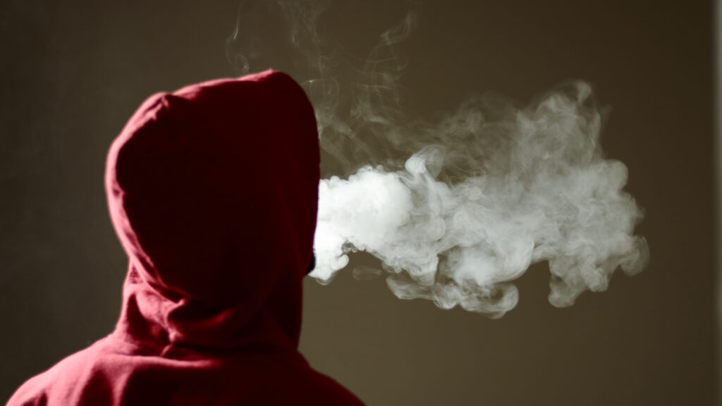 How Do You Know if Your Teenager is Vaping?